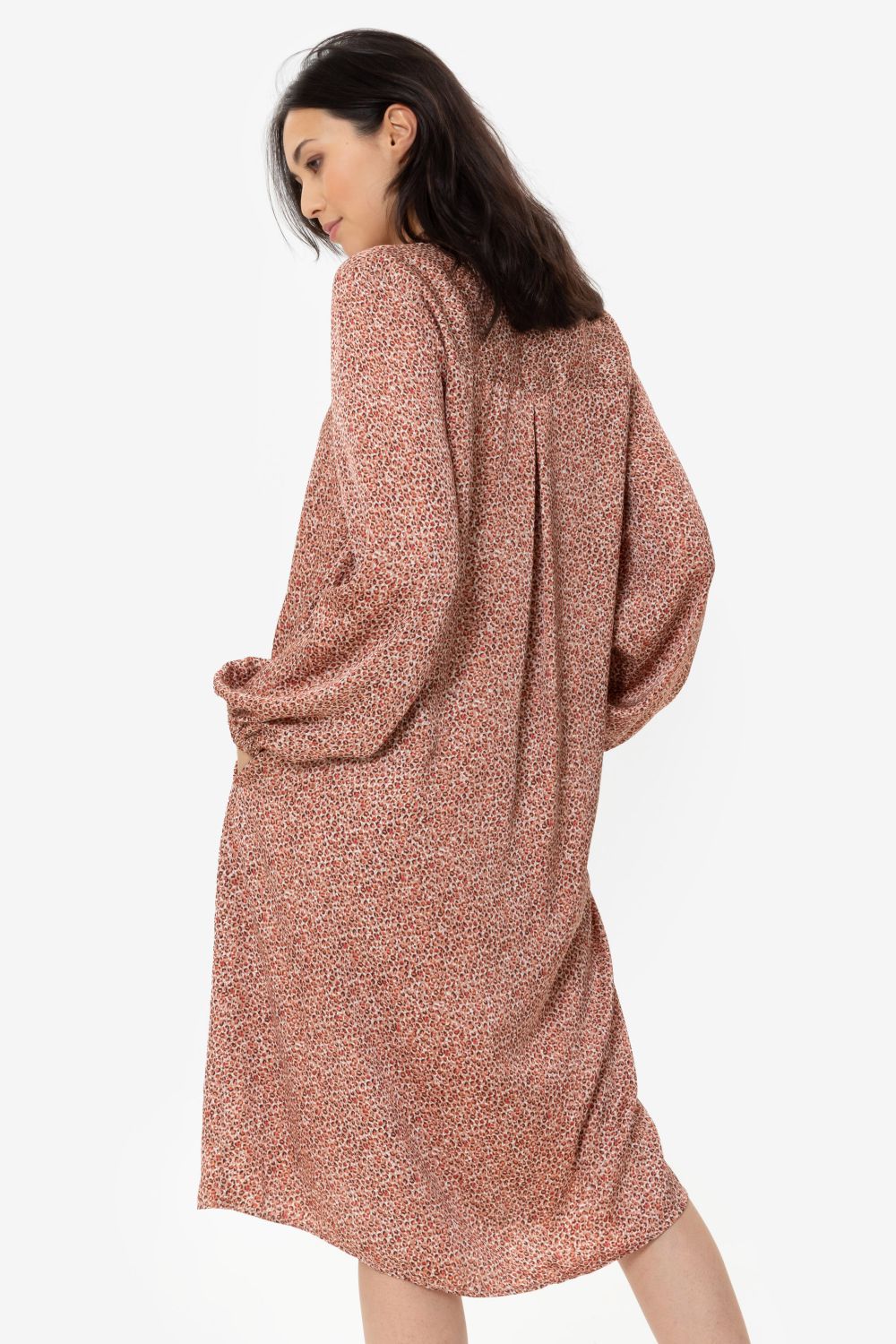 Robe midi marron, à col chemise et manches longues