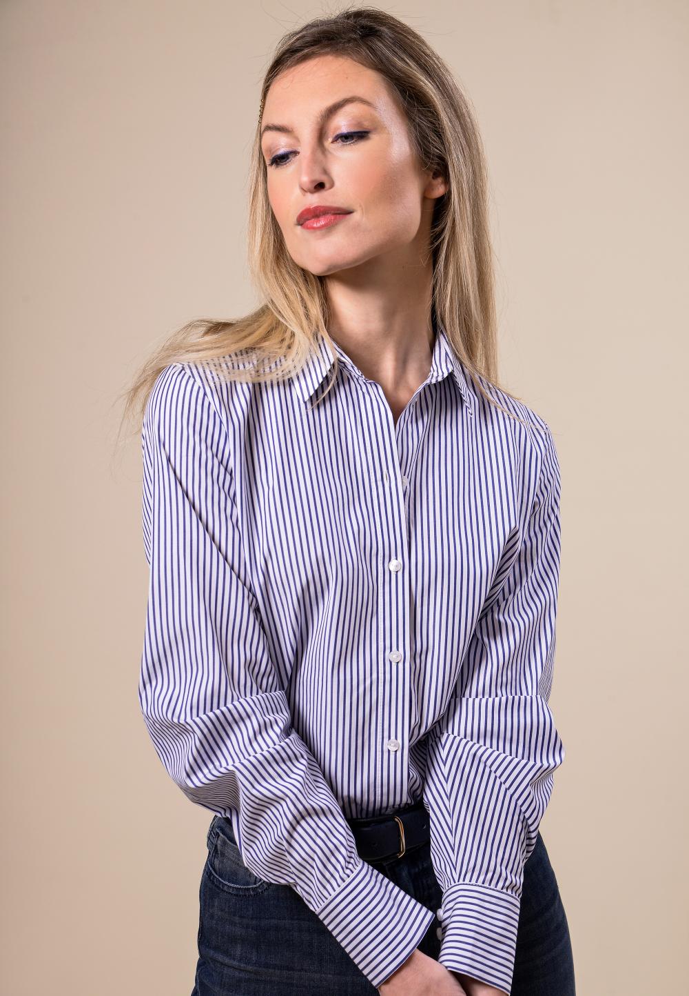 Shirt with pleated sleeves in Blue